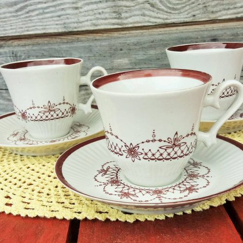 Kohvitassid (pruun muster)